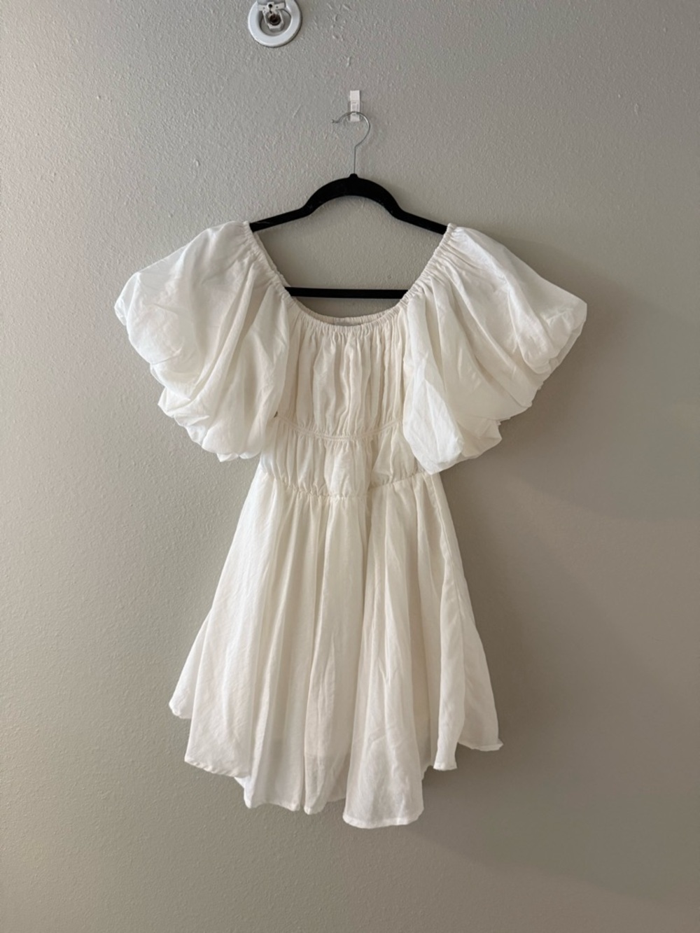 Hello Molly Women’s White Gathered Neckline Dress